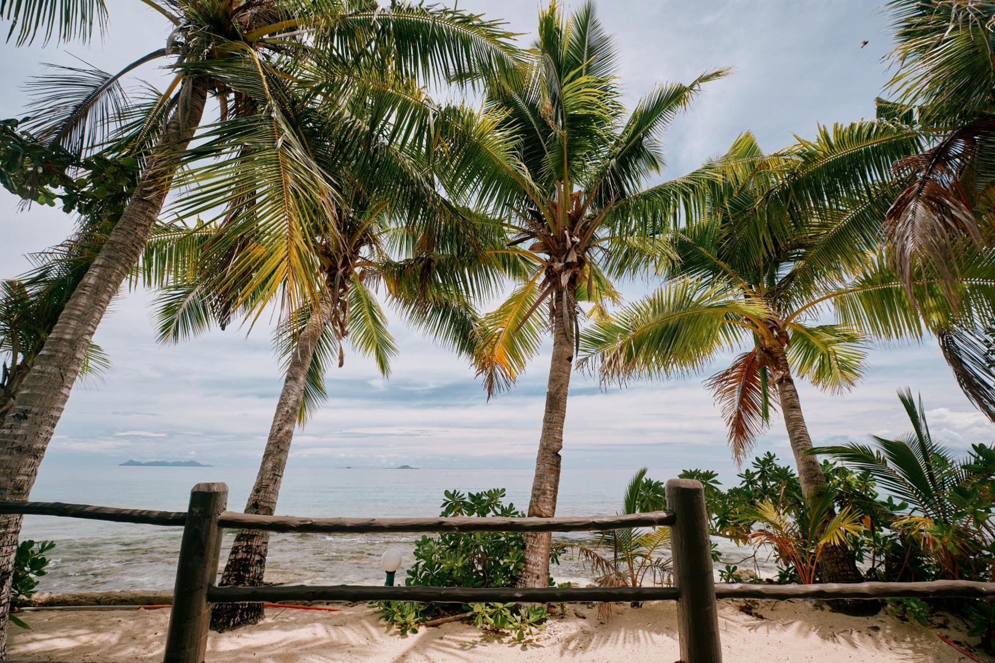 Beachcomber Island Resort Bagian luar foto